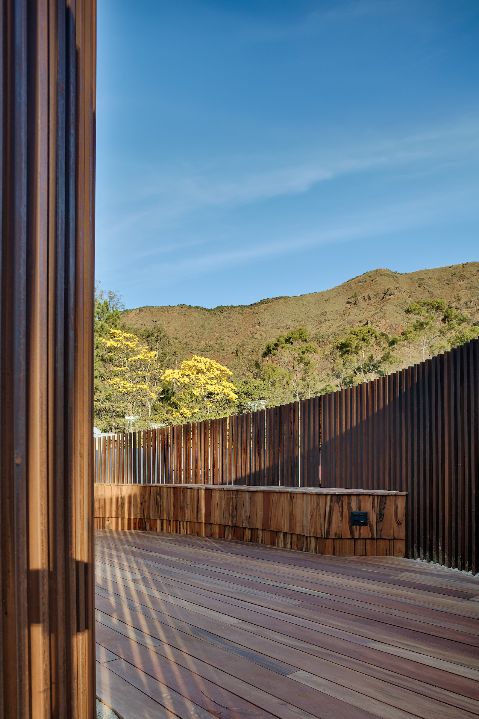 巴西青年建筑师打造“OCA”冥想空间,致敬自然与本土文化-15