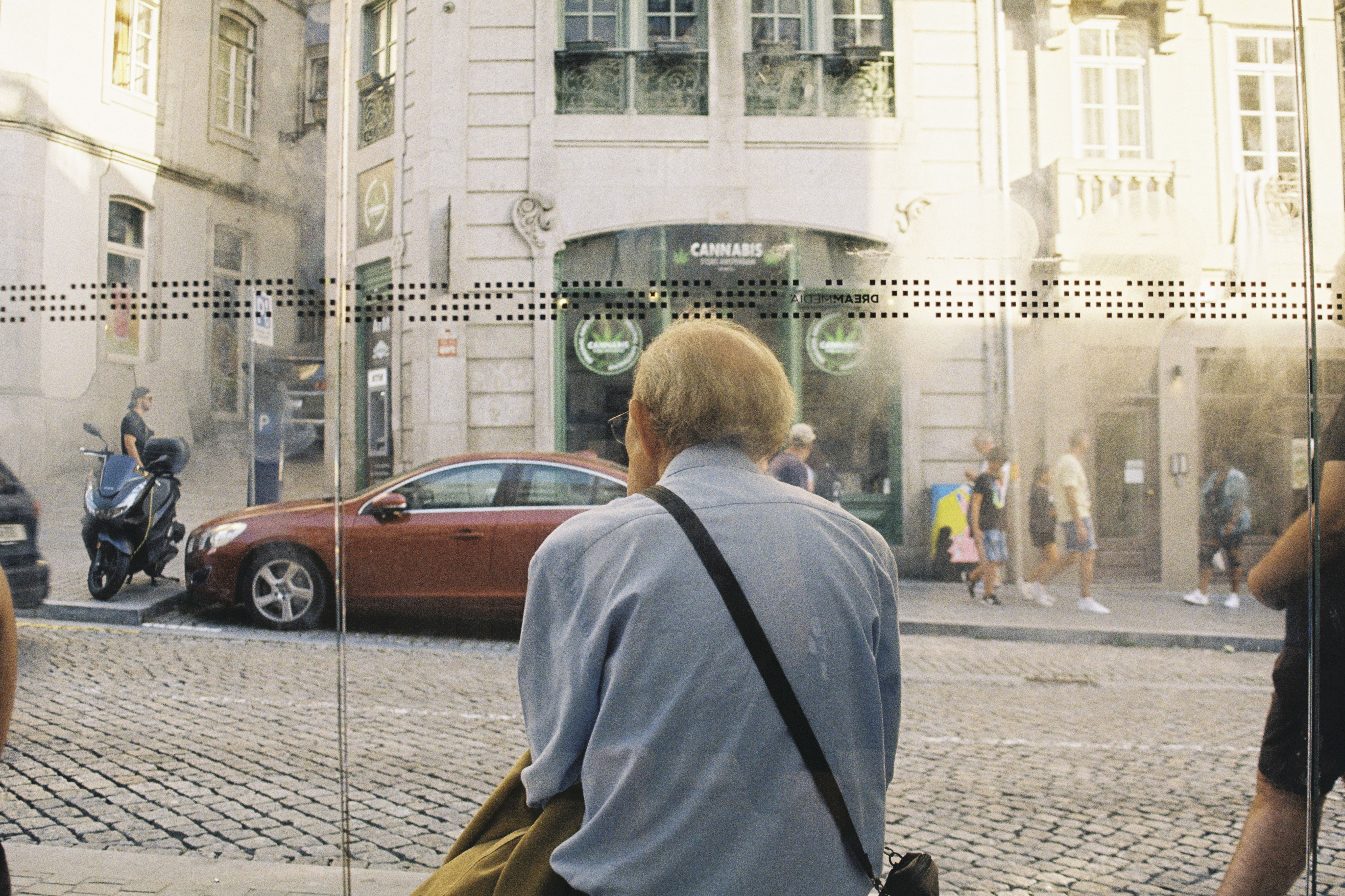 STREET PHOTOGRAPHY 11 / PORTO-3
