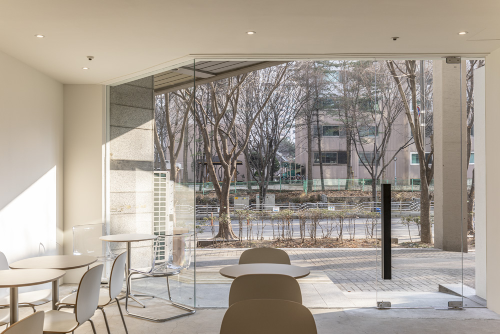 20 平米极简咖啡厅 打造温馨小空间-9