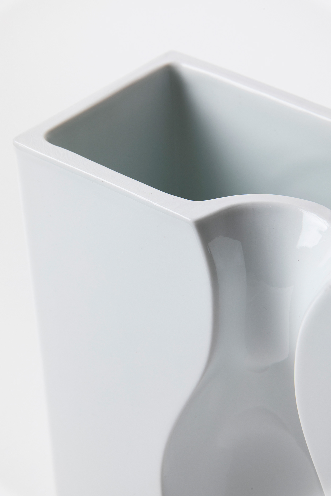 幻影花瓶 | 传统日本瓷绘技艺的现代演绎-7