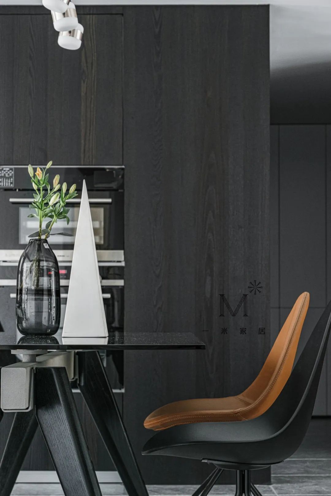 143㎡现代简约家居，演绎黑与白的时光对话-41