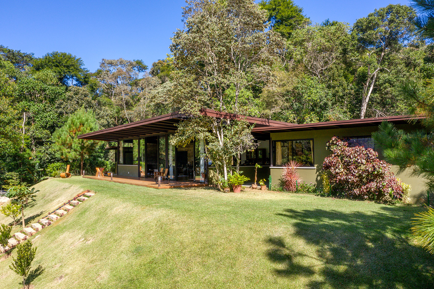 Videiras山谷中的住宅，巴西 / Rodrigo Simão Arquitetura-85