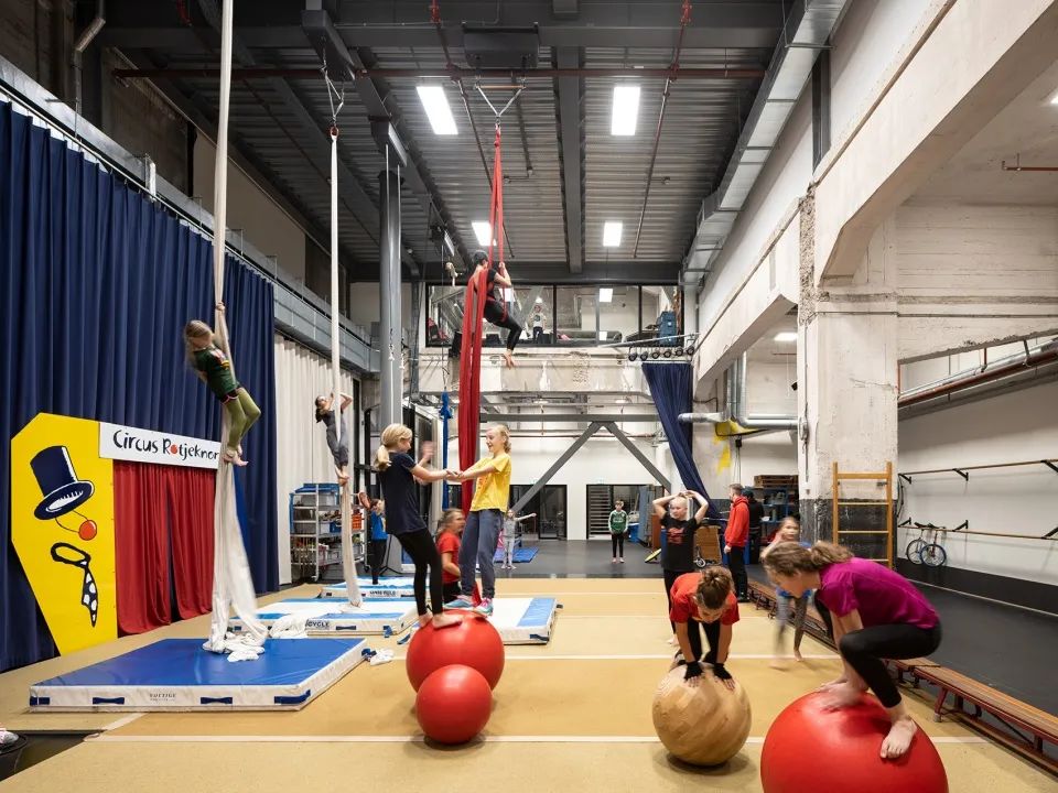 鹿特丹 Fenix I 综合体 | 历史与现代的融合-61