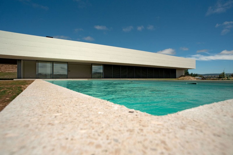 House in Alcobaça by Topos Atelier de Arquitectura-21