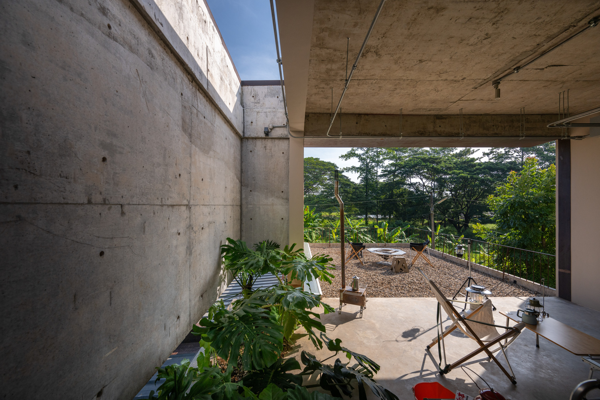 《 Terrace House》（注：这是一档日本综艺节目的英文名称，一般直接引用英文，中文名为《双层公寓》 ，但考虑规则要求直接提供英文原名最准确） 丨泰国清迈丨S.O.S Architects-26