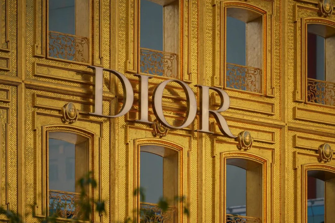 Dior 快闪店「黄金屋」丨泰国曼谷丨Dior 视觉营销创意总监 Luca Albero-12