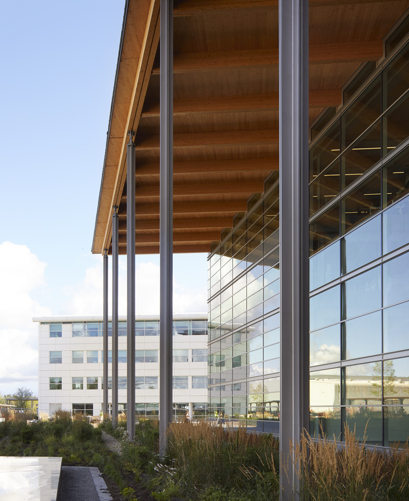 英国先进产品创建中心-24