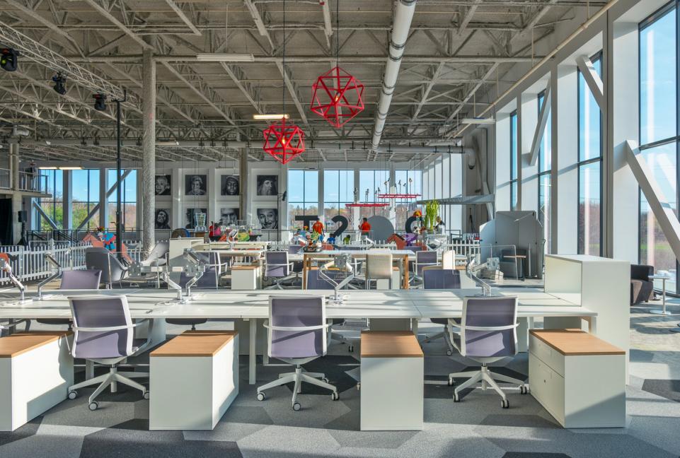 Post @ 200 Smith | CBT-9