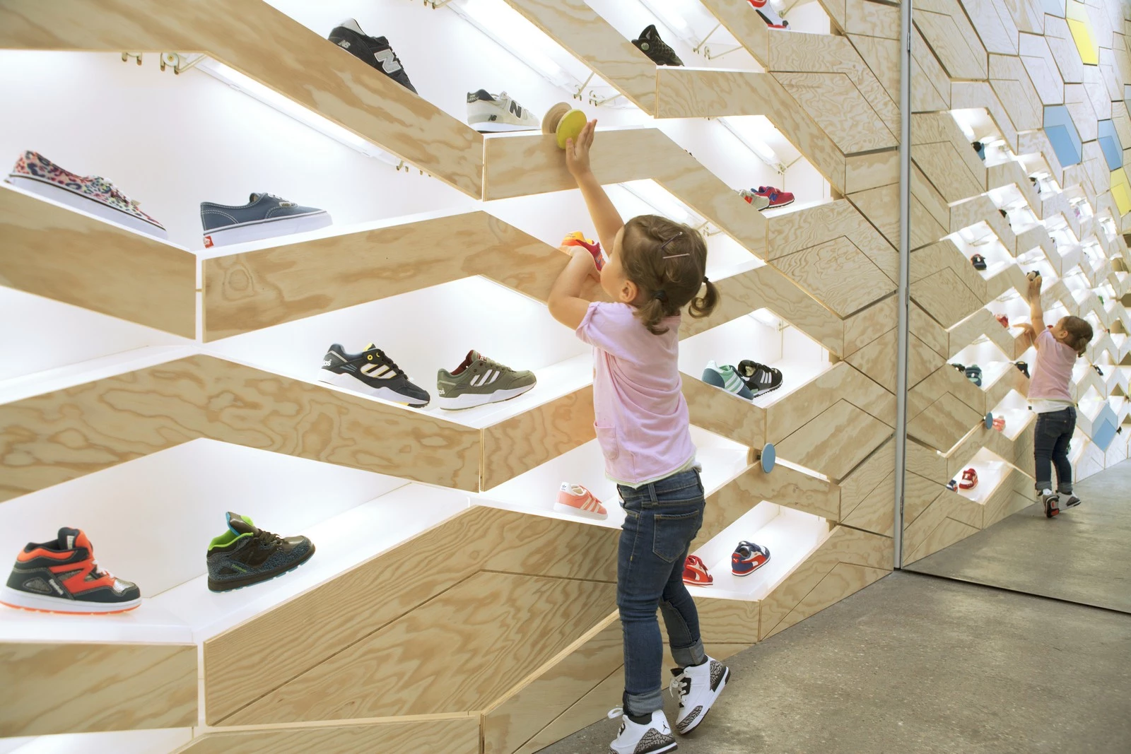 德国 Stuttgart Suppakids 童鞋店——趣味展示空间-16