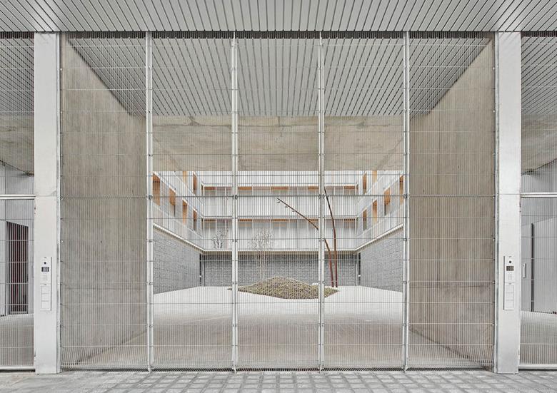 Peris + Toral arquitectes丨85 Social Housing Units in Cornellà丨Spain-2