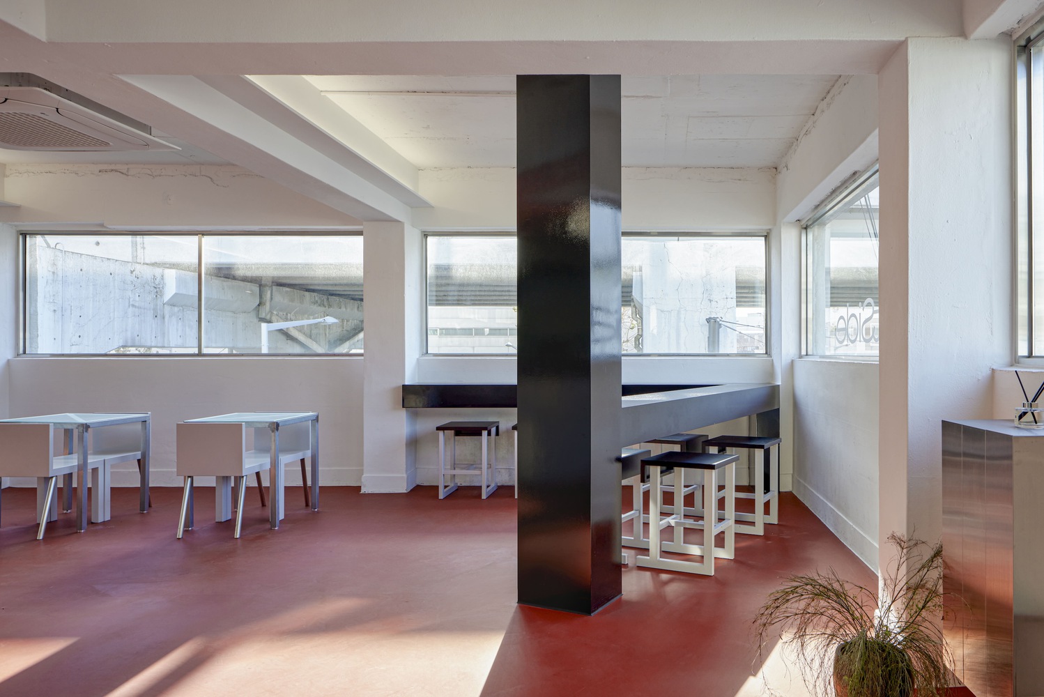 首尔 CourtSide Café 空间设计丨韩国首尔丨TCTC 设计工作室-18