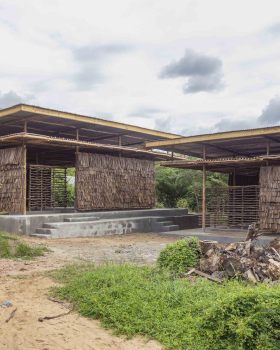 Eco Moyo Education Centre / Arkitekter Uten Grenser + Architectopia + Jan Kazimierz Godzimirski