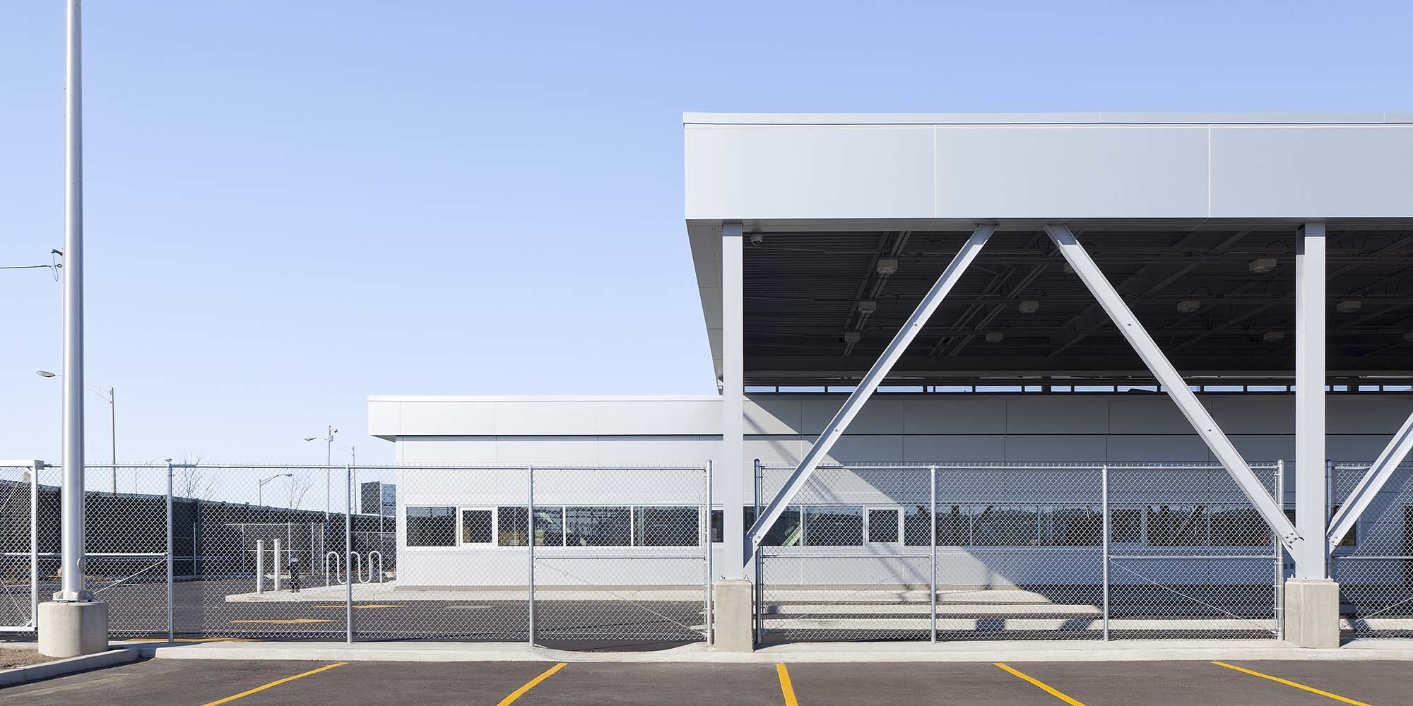 纽约警察局车辆存放设施-16