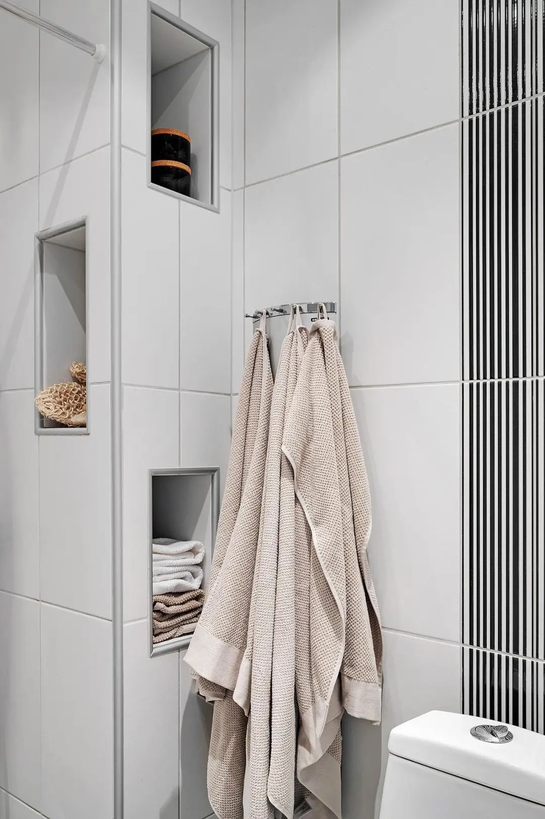 L 型布局厨房搭配小露台的家-39