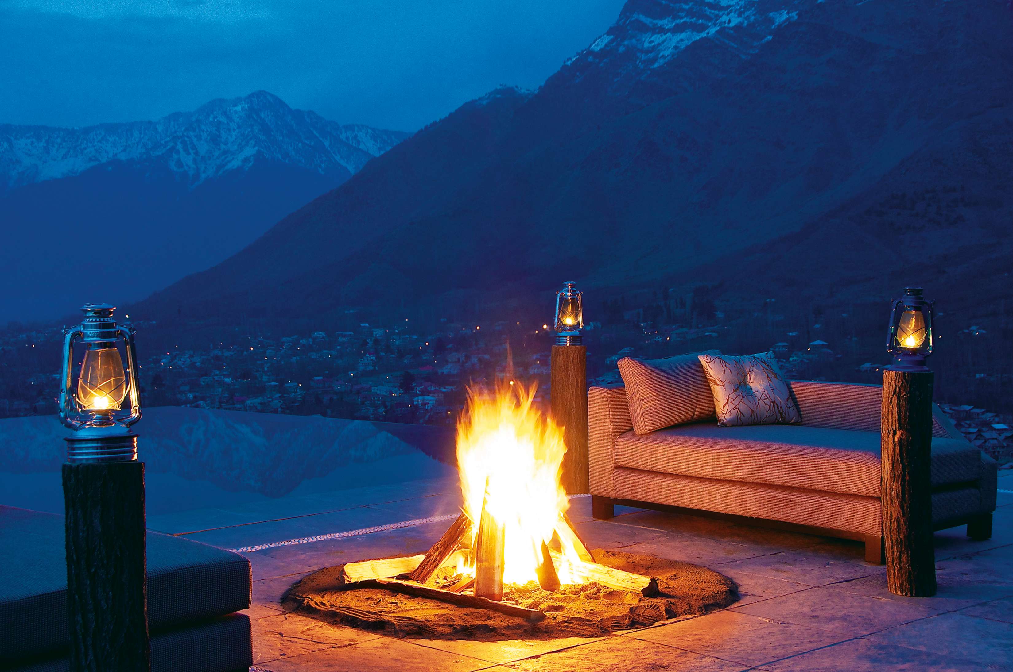 Vivanta by Taj   Dalview  Srinagar-6