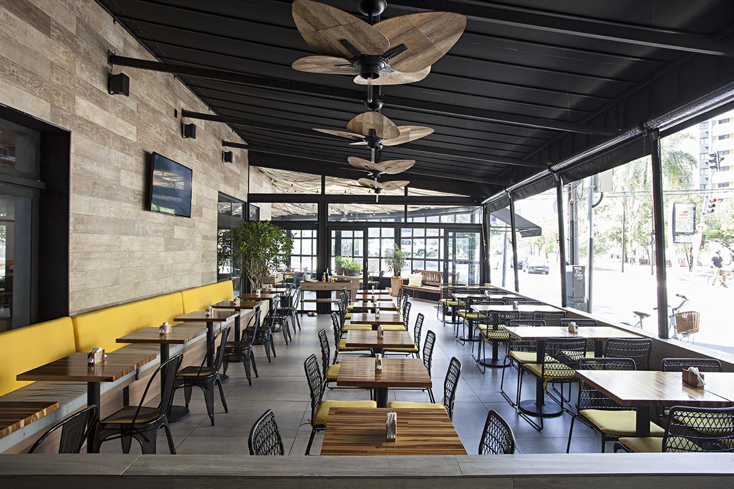 巴西 Empório Frutaria · 工业风自然美食市场设计-6