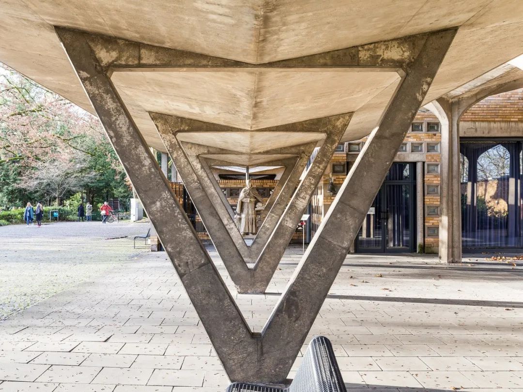 Fritz Schaller 的现代主义宗教建筑 | St. Paulus Neuss 教堂与 Trauerhalle Melaten-Friedhof 殡仪馆-41