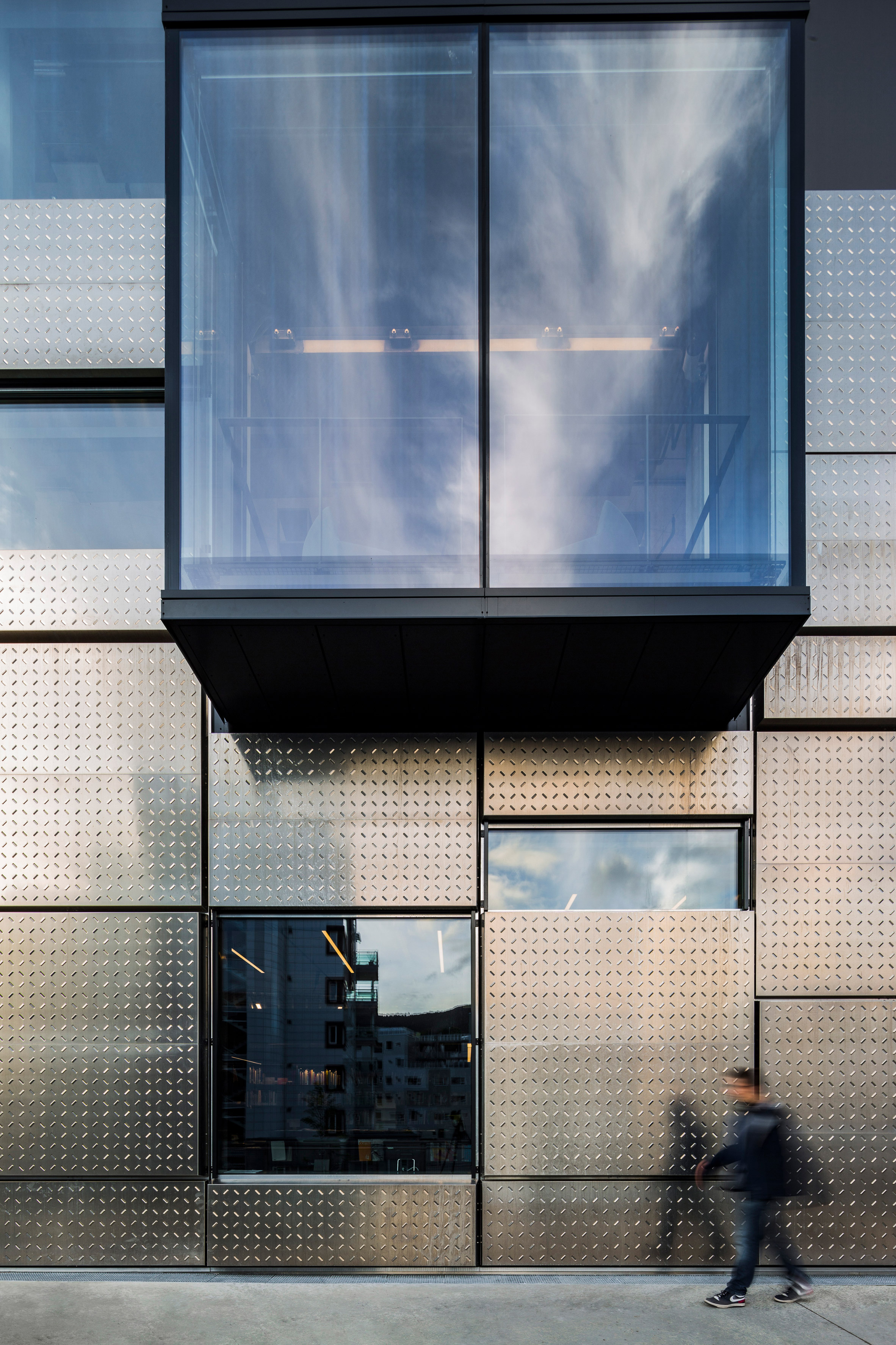 Snøhetta makes every surface a canvas in £100-million art school-36