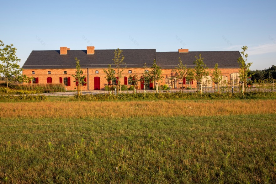 大波兰地区宛如现代牛棚的住宅丨TXMA – 托马什·亚历山大·米尔琴斯基建筑师事务所-27