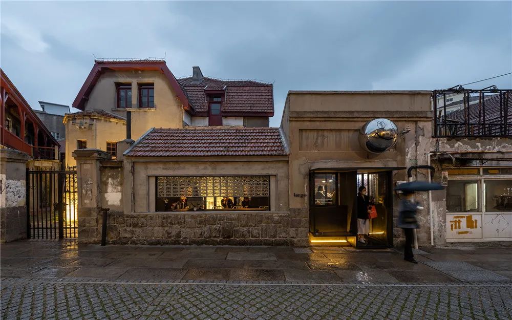 毗邻百年德式建筑，由三间门脸房改造而成网红咖啡店-45