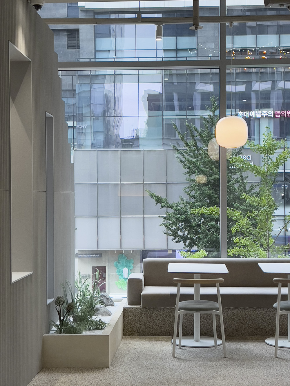 首尔高级酒店咖啡厅，现代设计展现魅力-25