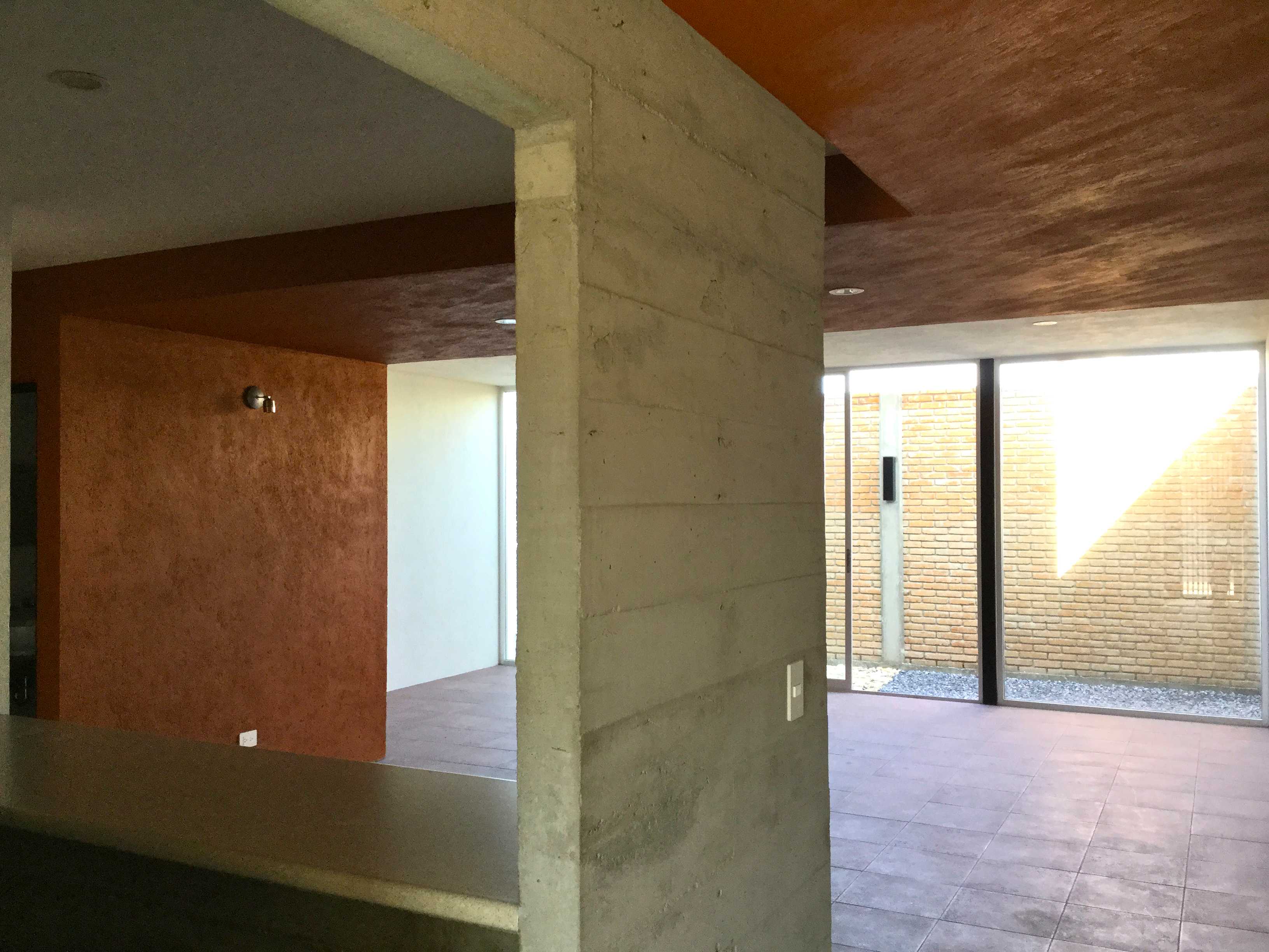 橙色房子 或 橘色房子 或 橙子屋 （具体需根据上下文确定）-52