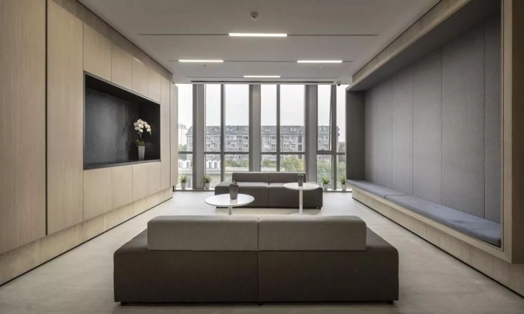 顶级办公总部设计，人文关怀与科技未来感的完美融合-8