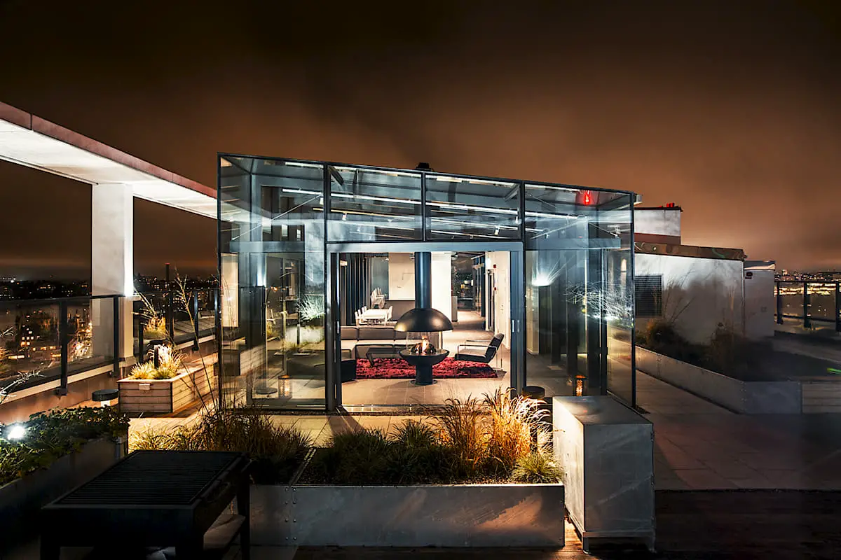 顶层阳光房设计，金属烟囱成亮点-14