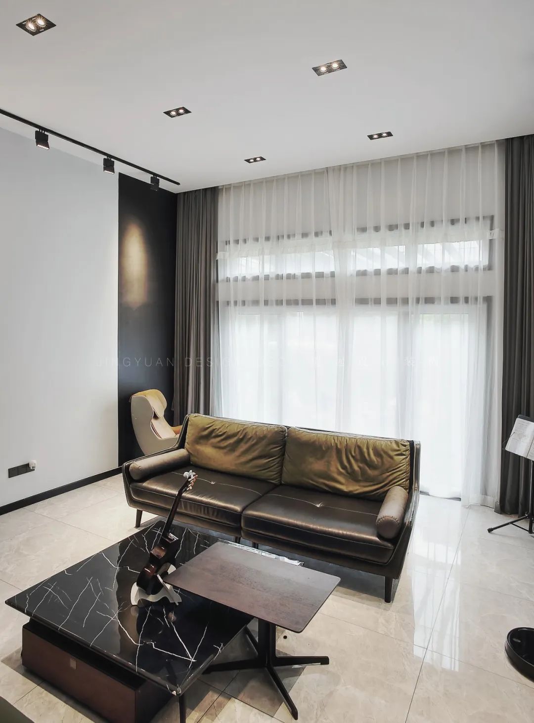 200㎡现代简约黑白灰,无主灯设计演绎个性空间高质感-3