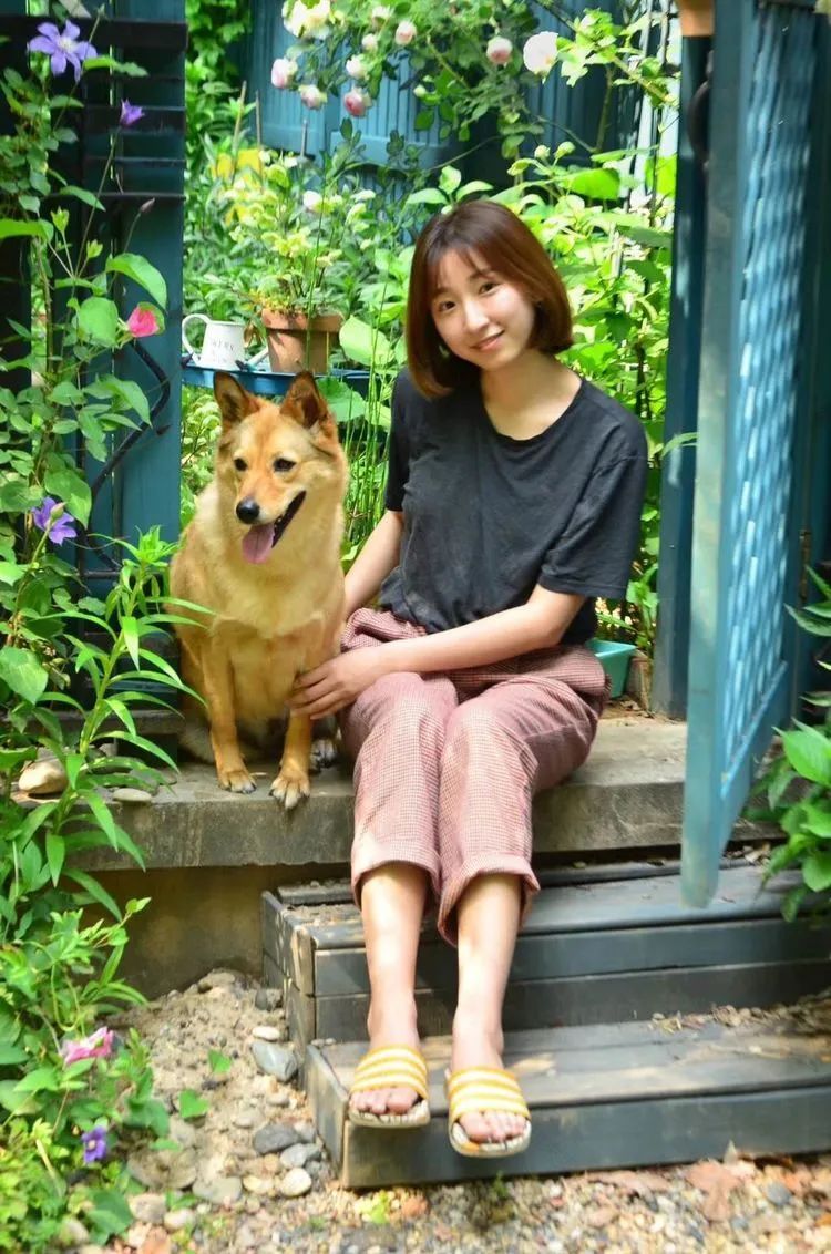 90后夫妻用4年时间,在魔都造了60平米花园,遛狗逗猫,好不惬意~-80