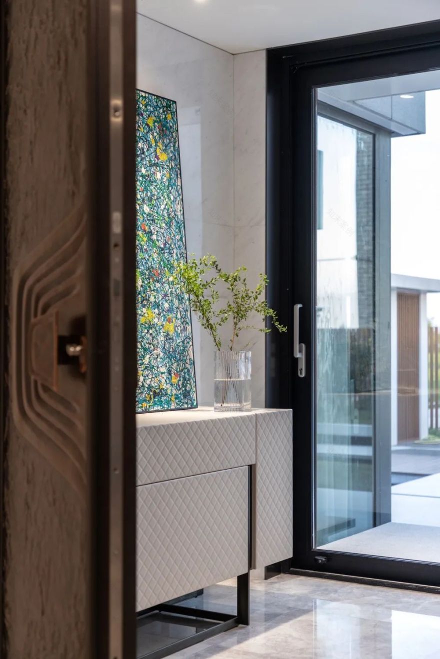 江南水乡的现代简约别墅设计-4