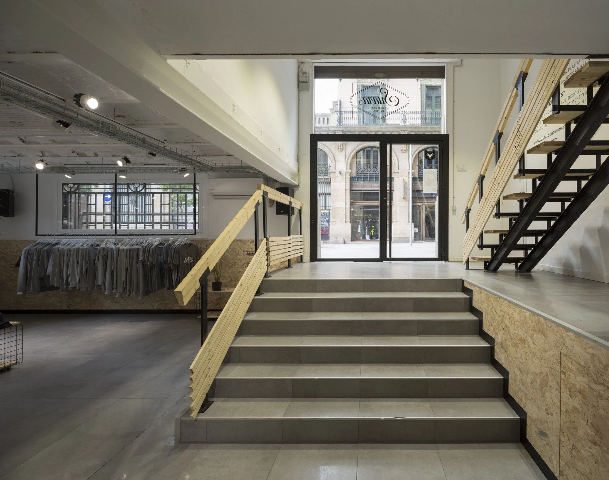 舞动 Suara | 世界知名舞曲品牌的时尚店铺设计-16