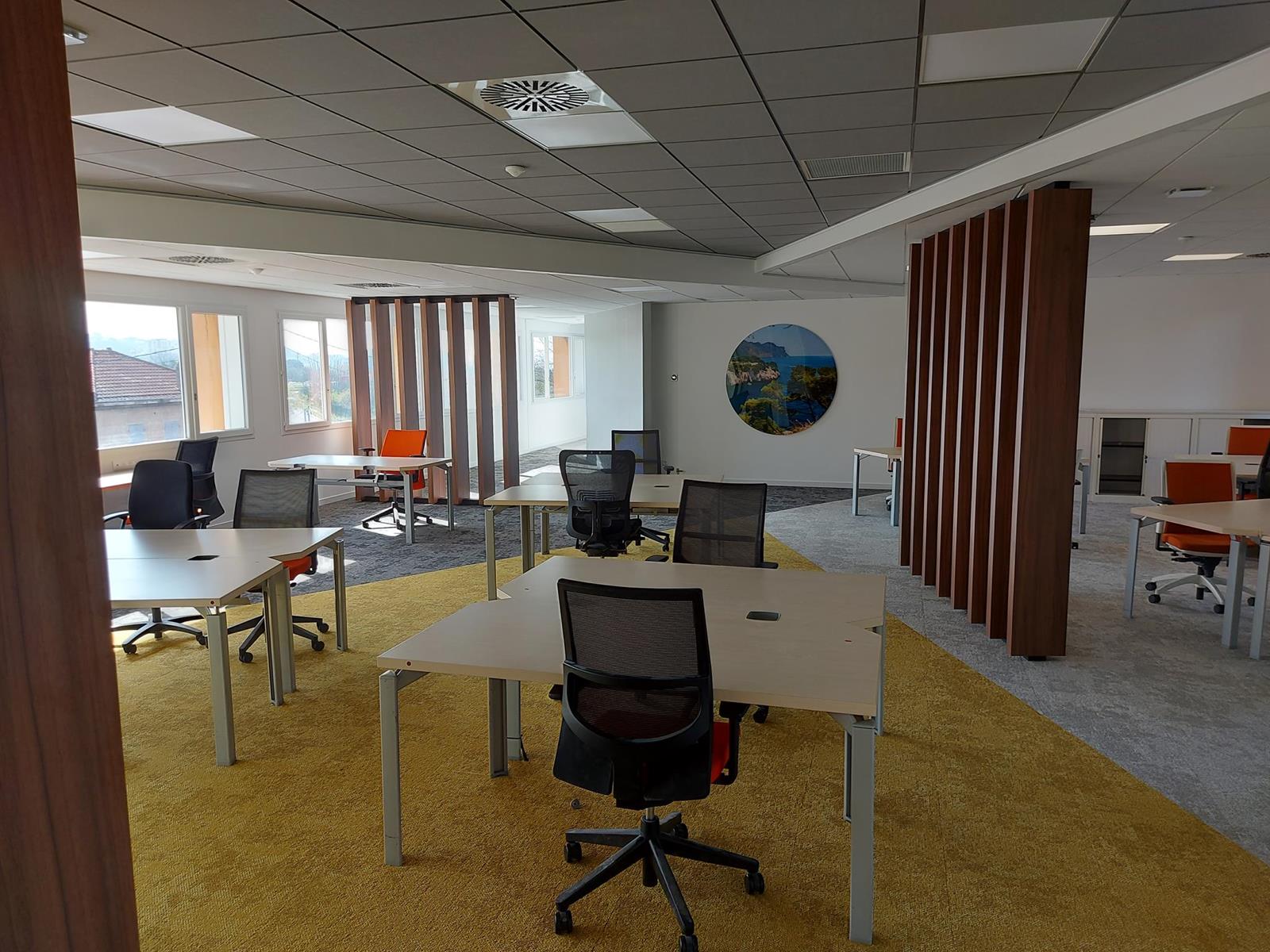 马赛某电信公司办公室服务接待区装修项目丨法国马赛-28