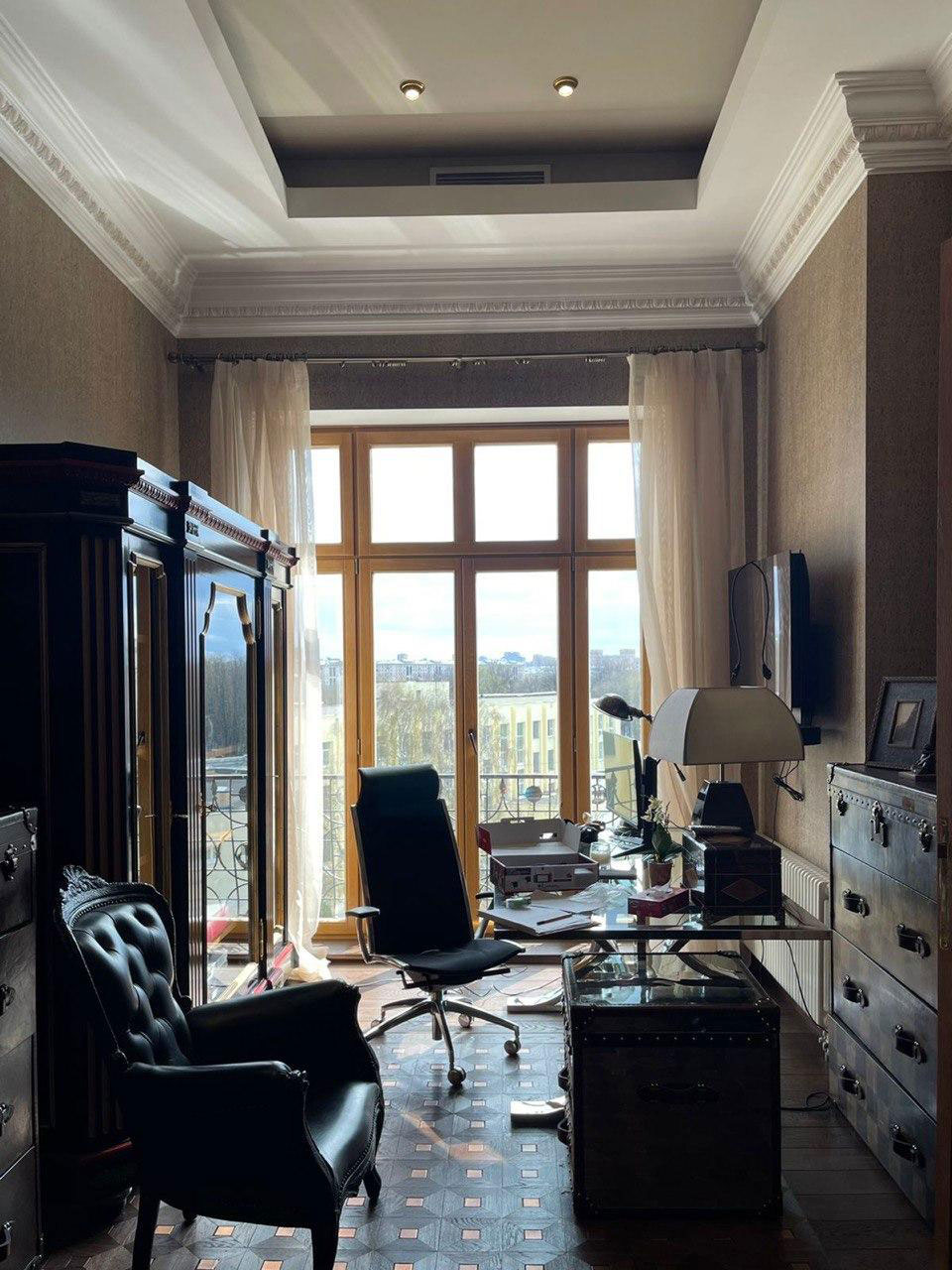 90 年代莫斯科重型经典公寓的惊艳变身-22