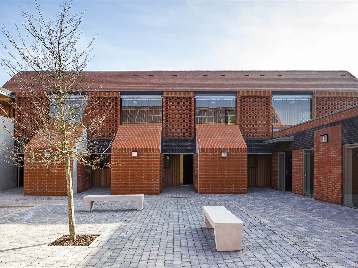 英国海古德密院(British sea eidur gudjohnsen courtyard)-13