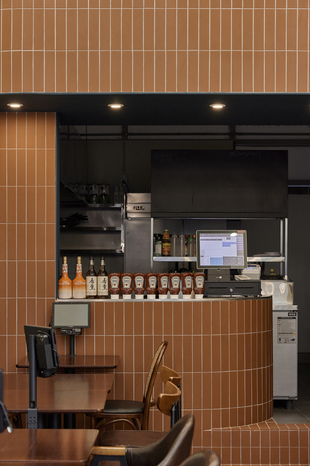 简约设计，15 平小空间的完美逆袭-14