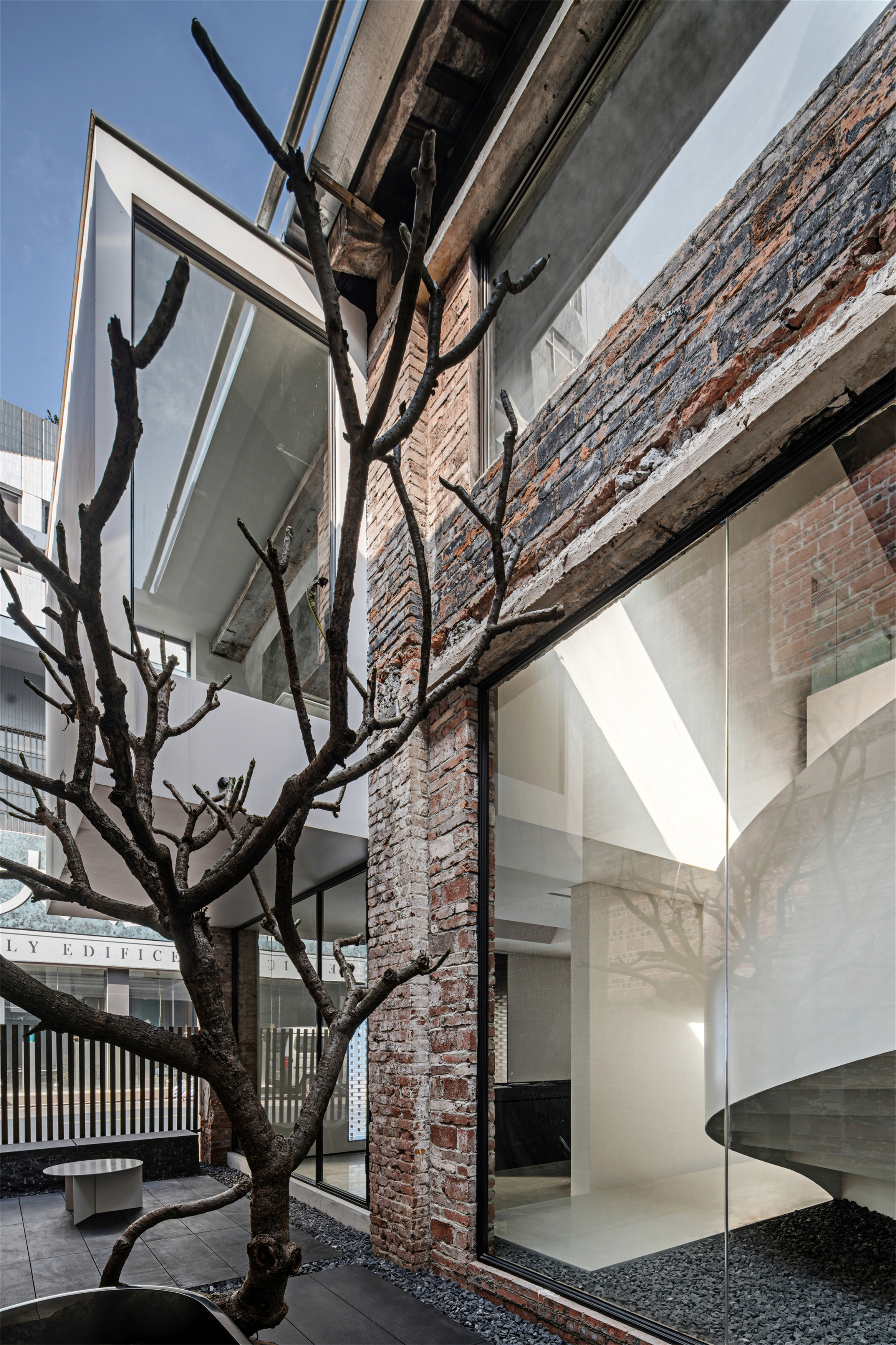 LEW丨厂房改造丨卫浴美学空间-28