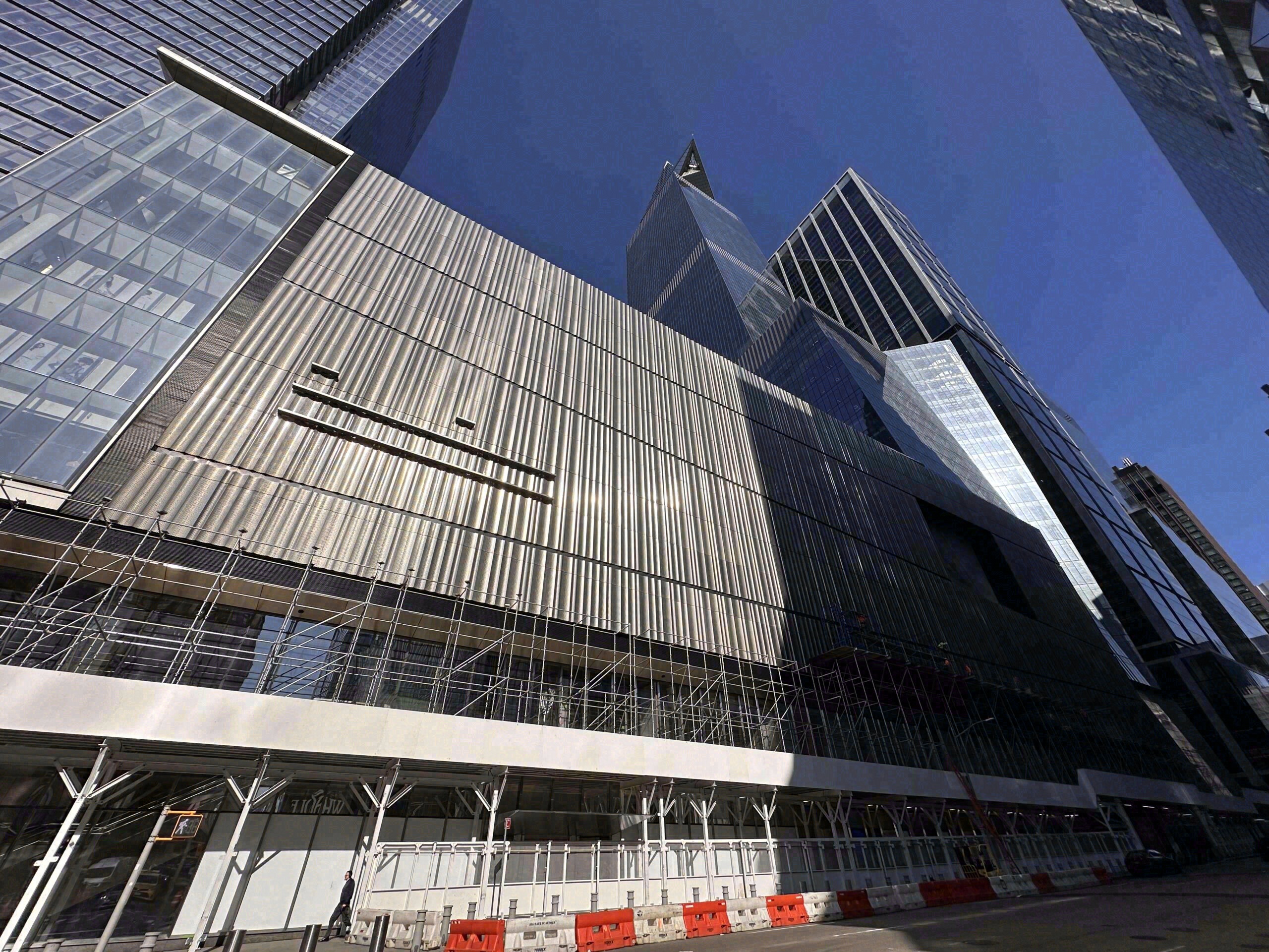 Wells Fargo Begins Retail-to-Office Conversion of 20 Hudson Yards in Hudson Yards, Manhattan - New York YIMBY-2