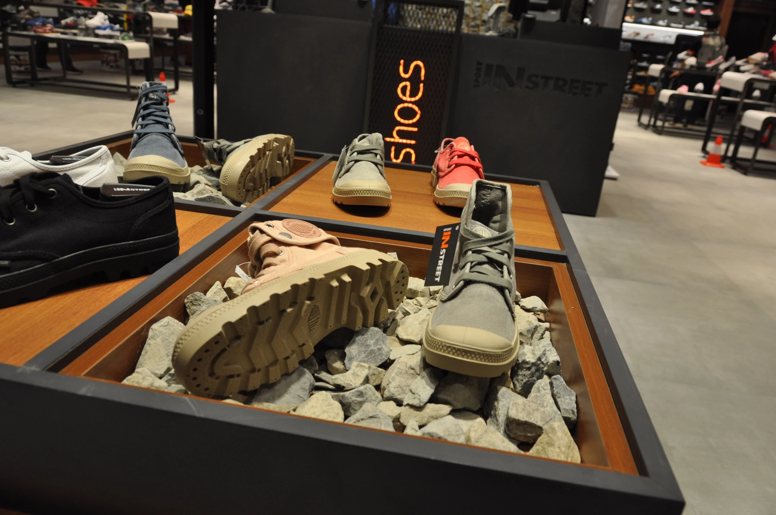 街头运动旗舰店-29