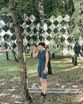 树间镜面景观