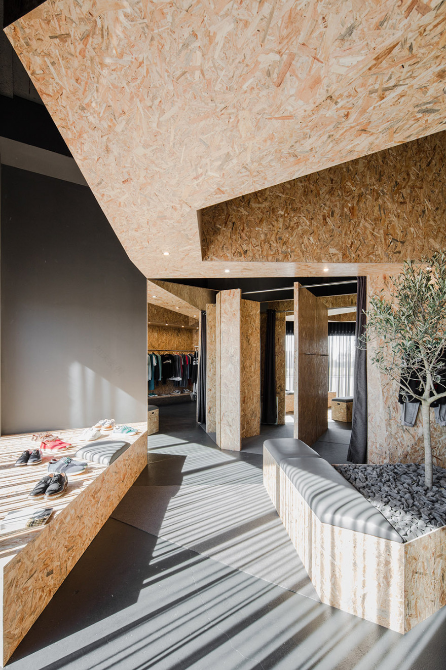 多品牌男装店,葡萄牙 / 3r Ernesto Pereira-3