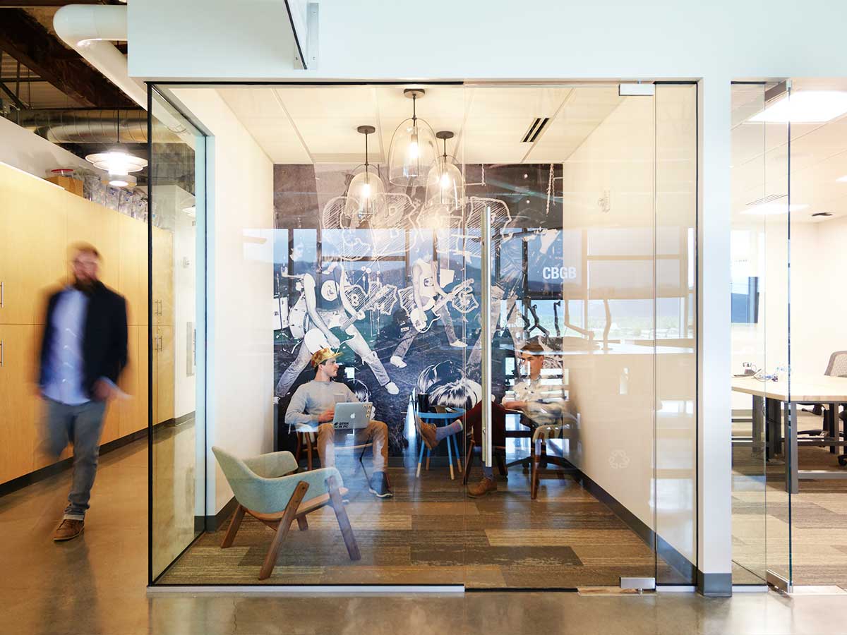 音乐运动融入办公空间——Skullcandy 总部室内设计-14