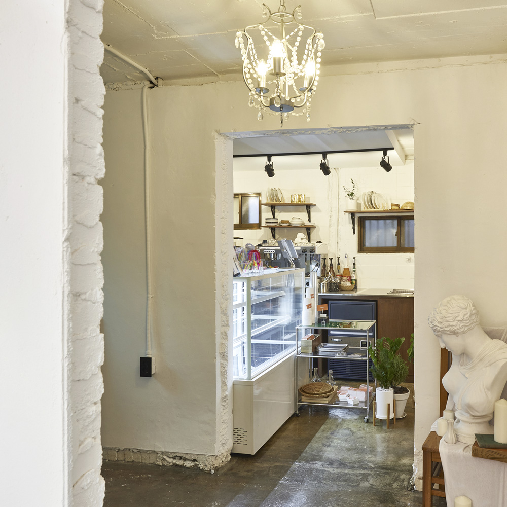 十平米打造温馨原木风咖啡馆，设计亮点一语道破-12