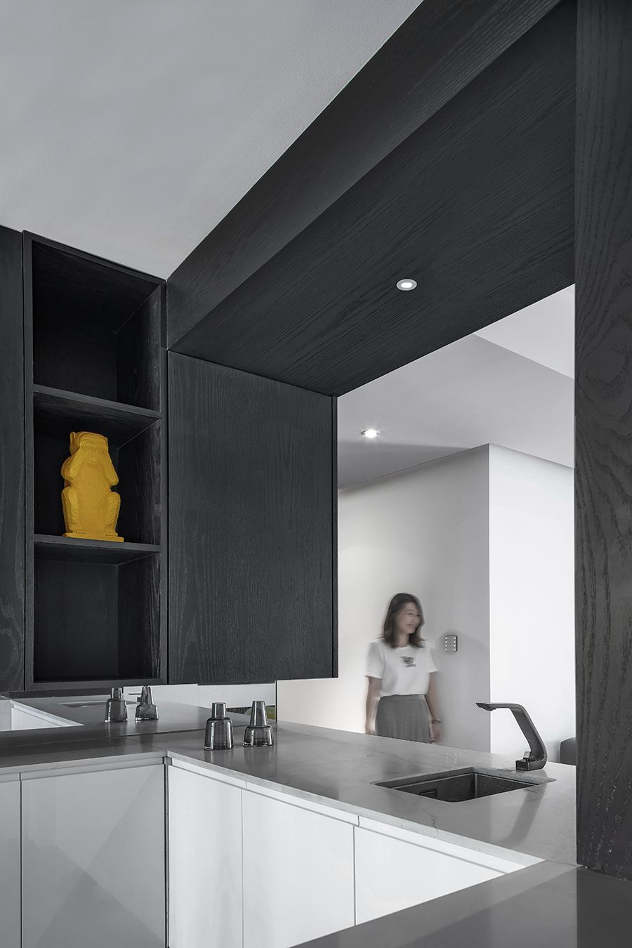 极简黑白灰,构建现代雅奢空间-14