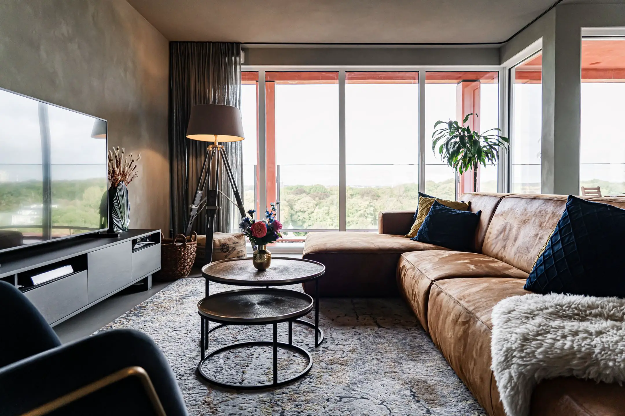 荷兰黑顶时尚公寓的惊艳设计-6