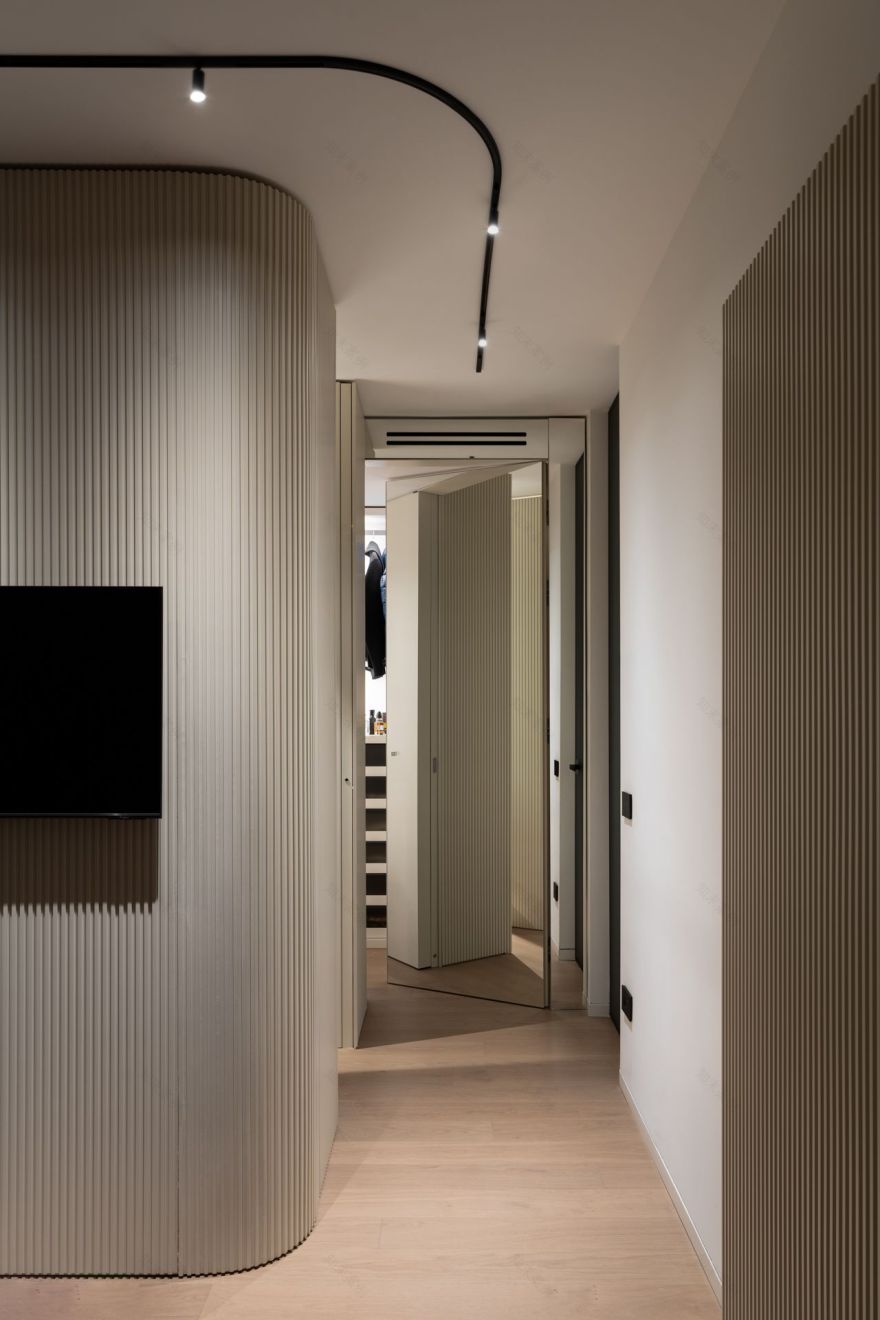 那不勒斯现代黑色调开放空间设计丨意大利那不勒斯丨建筑师Maurizio Vesce-29