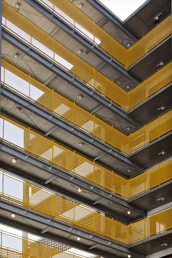 巴西圣保罗 Corruíras 住宅区——经济实惠与设计的完美结合-9