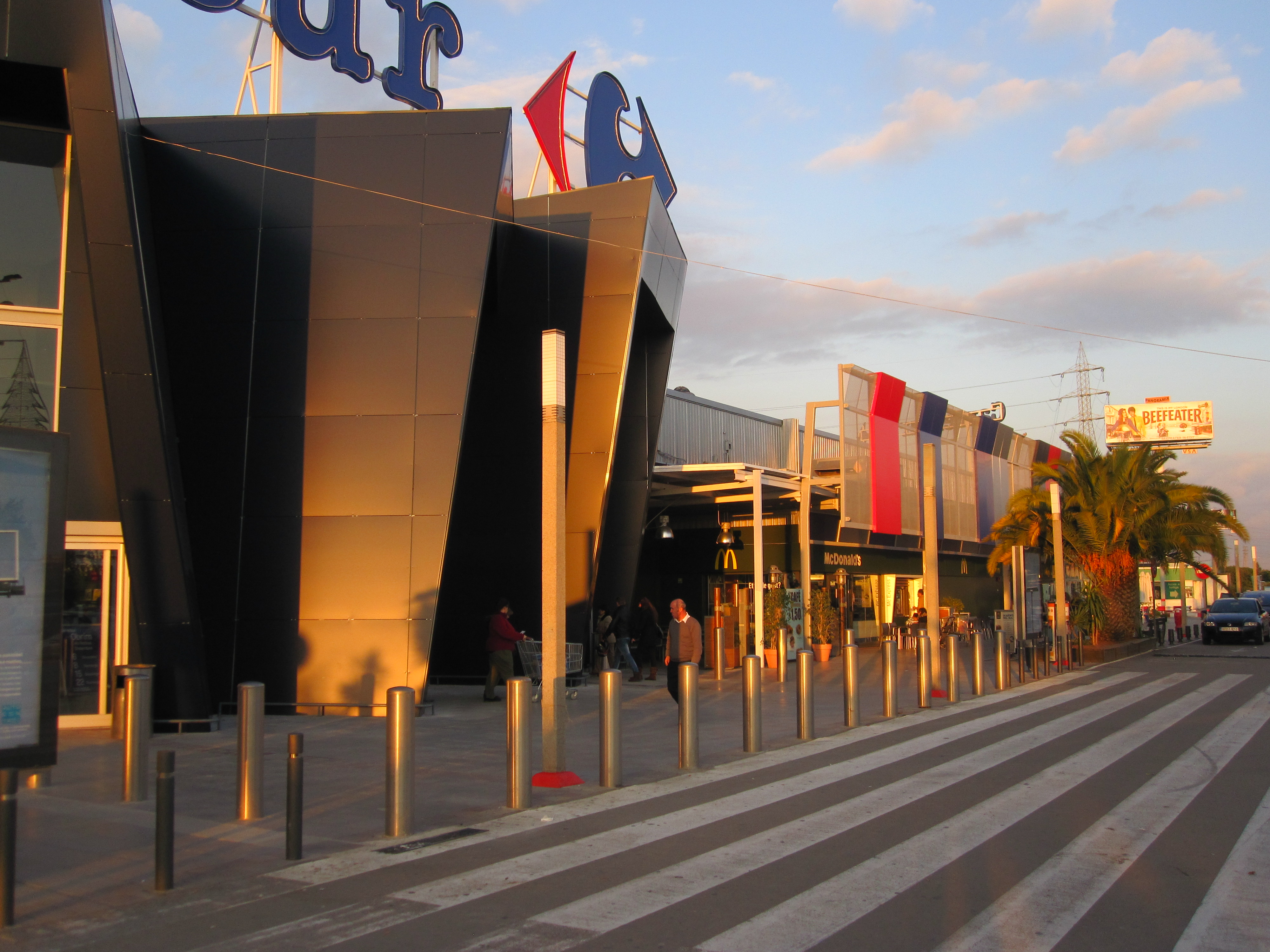 阳光下的购物中心复兴设计-5