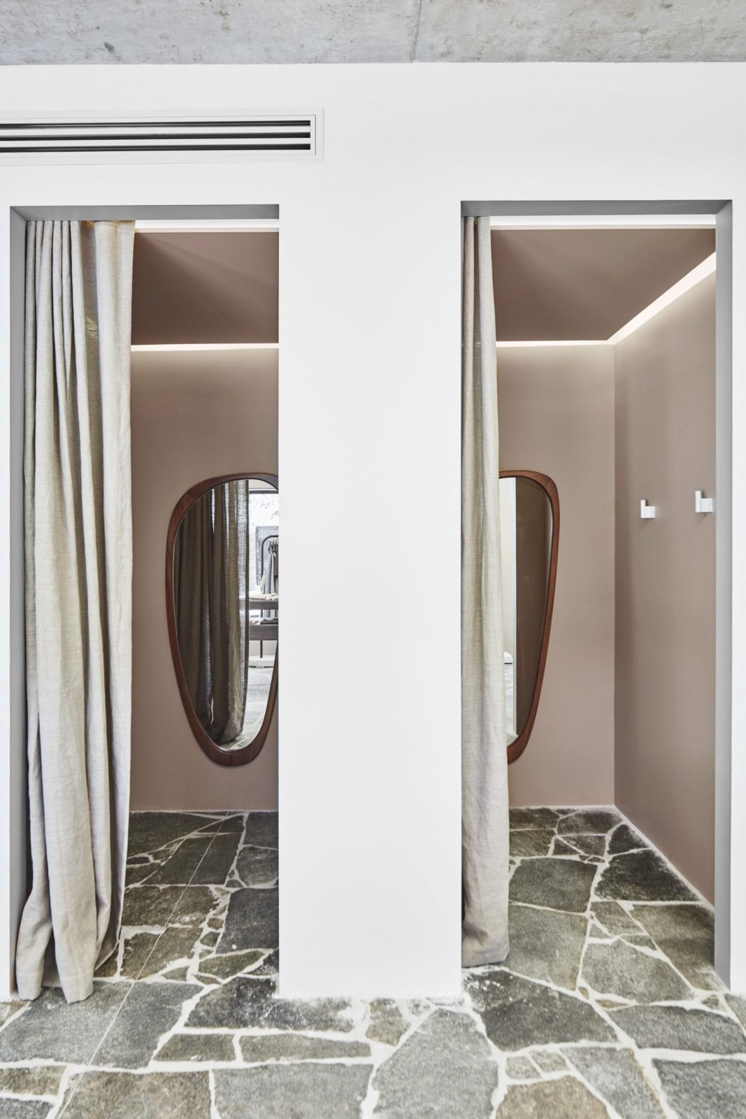 澳大利亚St. Agni服装零售店-6