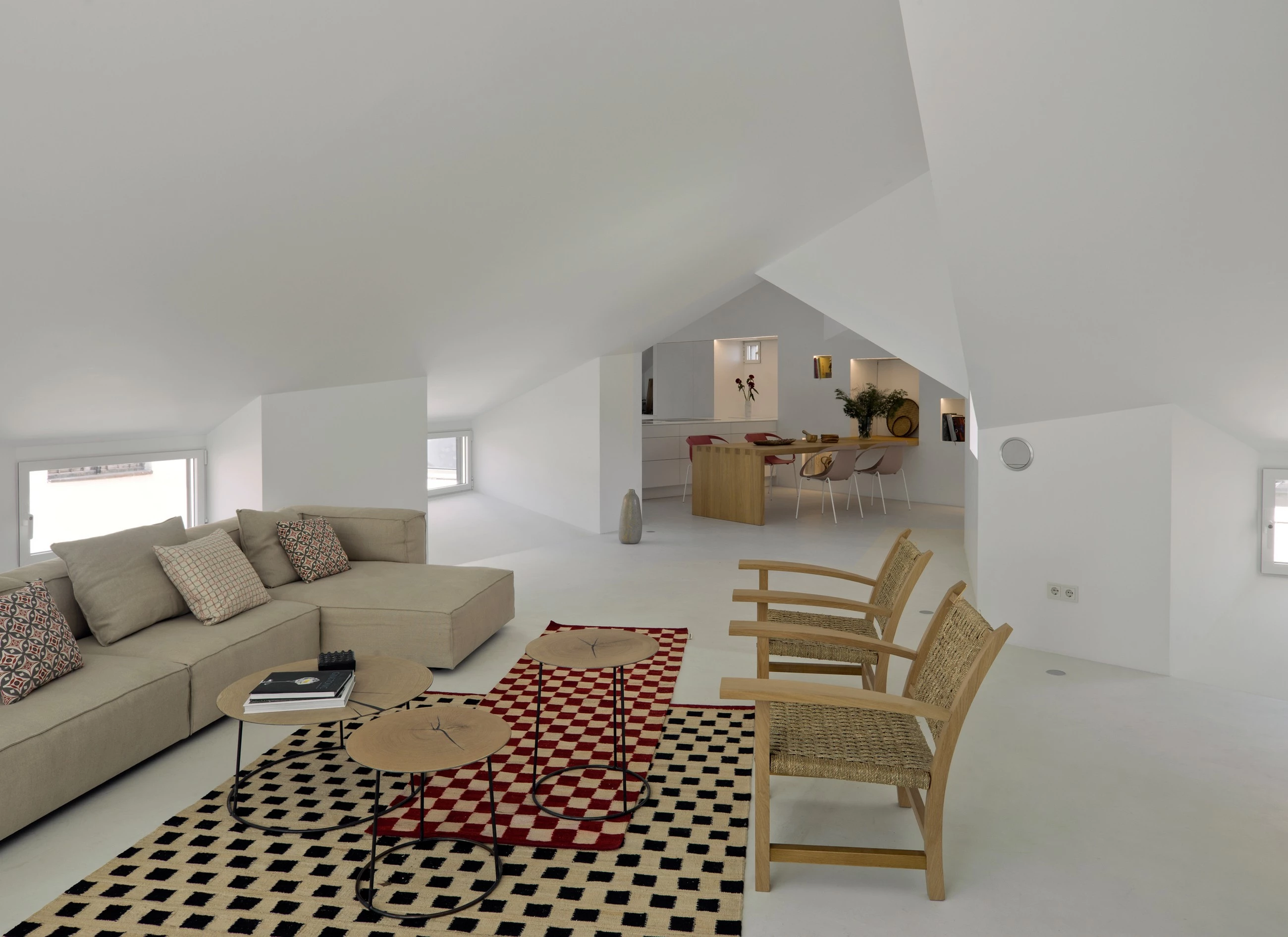 融合传统与现代的西班牙公寓设计-19